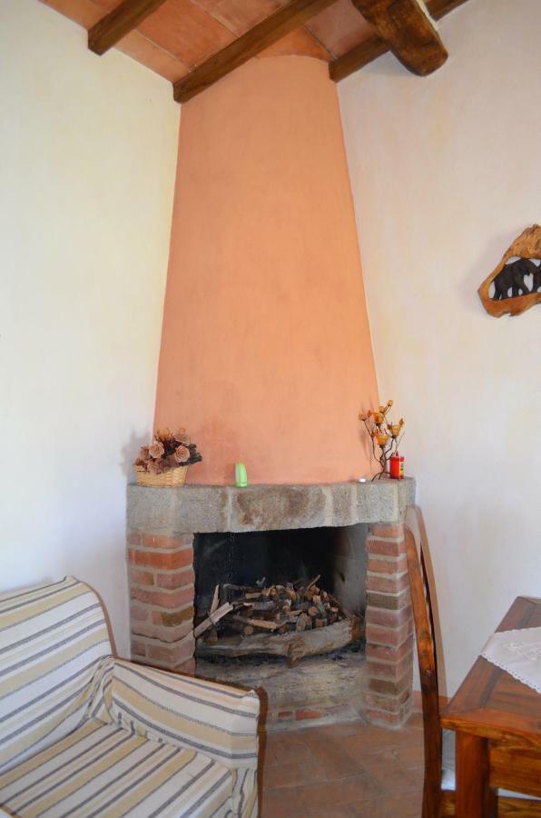 Hostal La Casina Degli Olivi Seggiano Exterior foto